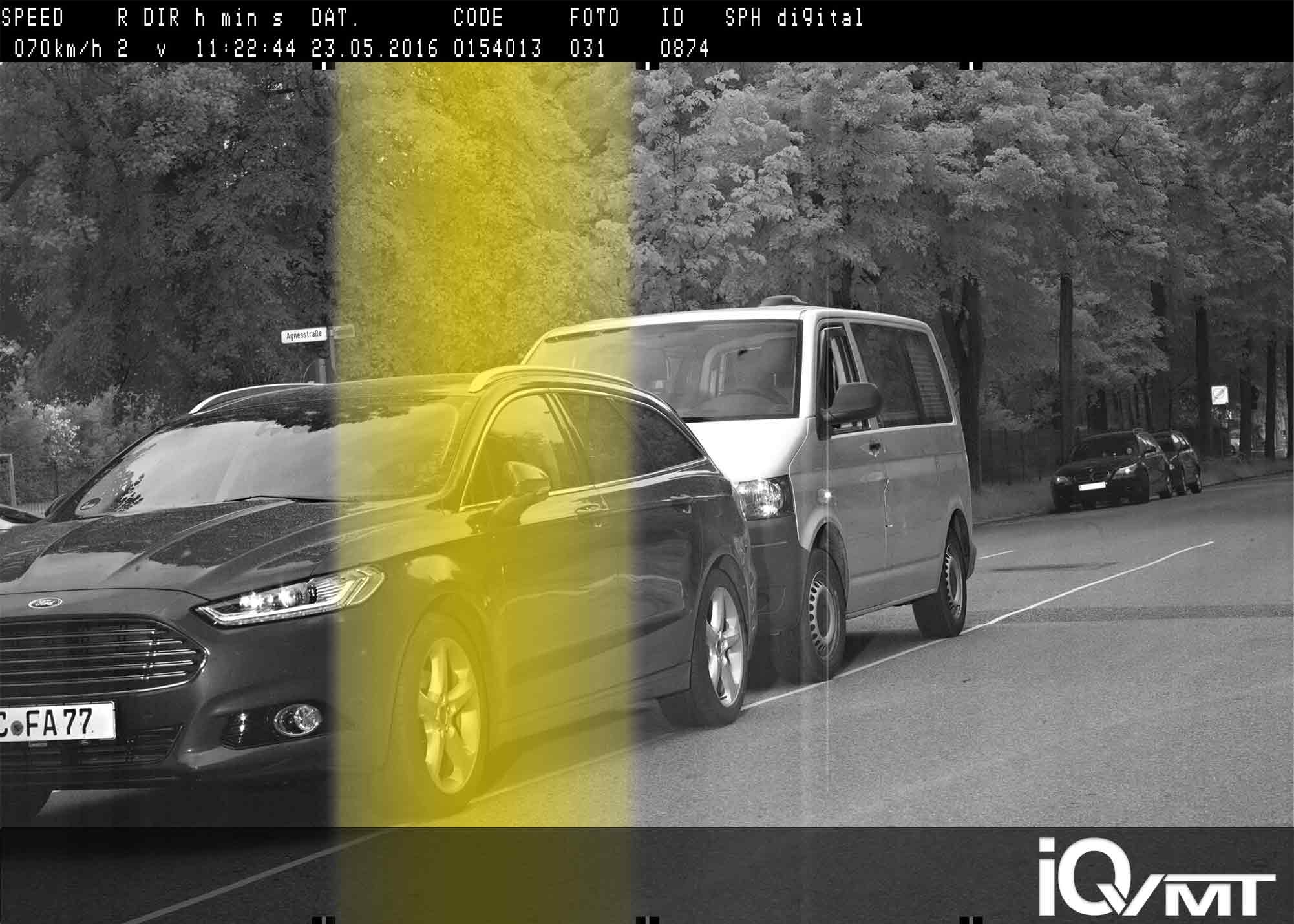Versuch zur Reflexionsfehlmessung mit Traffipax speedophot mit zwei Fahrzeugen als Barriere iQvmt